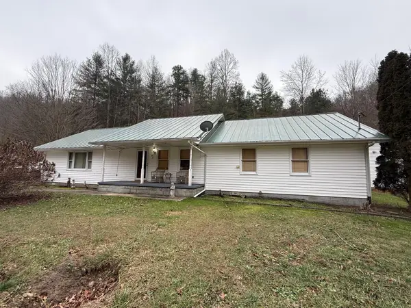 47 Orchard Br Road, Oil Springs, KY 41238