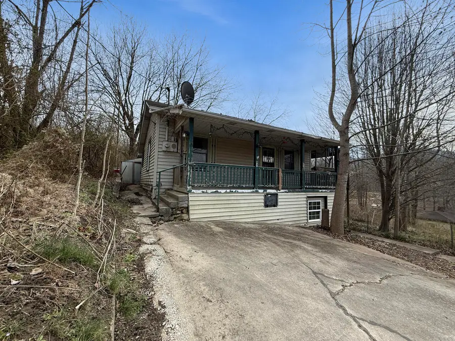 138 Walter Street, South Wallins, KY 40873 - #3