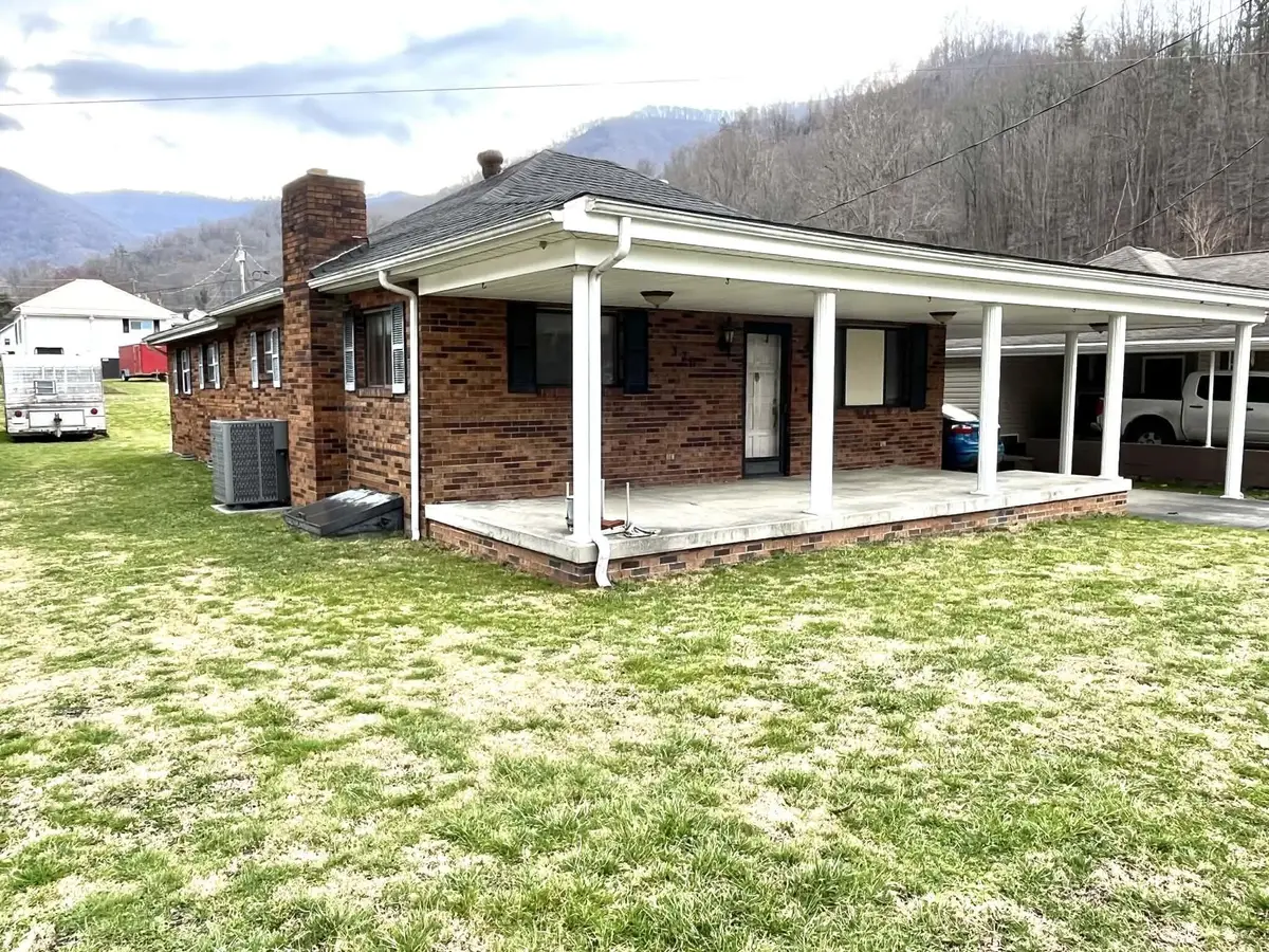 370 Chestnut Street, Benham, KY 40807 - #1