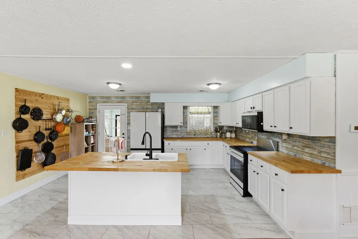 10494 Battlefield Memorial Highway, Berea, KY 40403 - #1