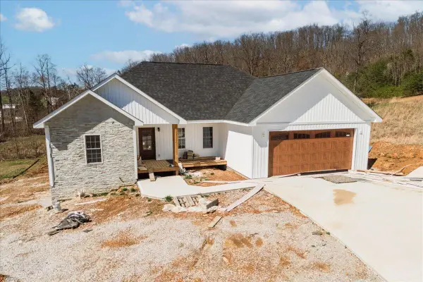 668 Laredo Drive, London, KY 40741