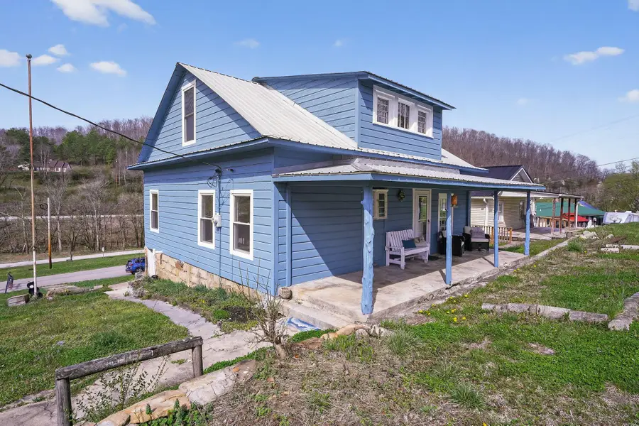 239 Railroad Avenue, Manchester, KY 40962 - #2