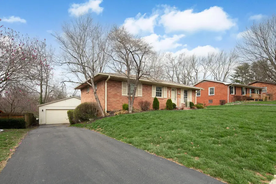 2913 Edinburgh Drive, Lexington, KY 40517 - #3