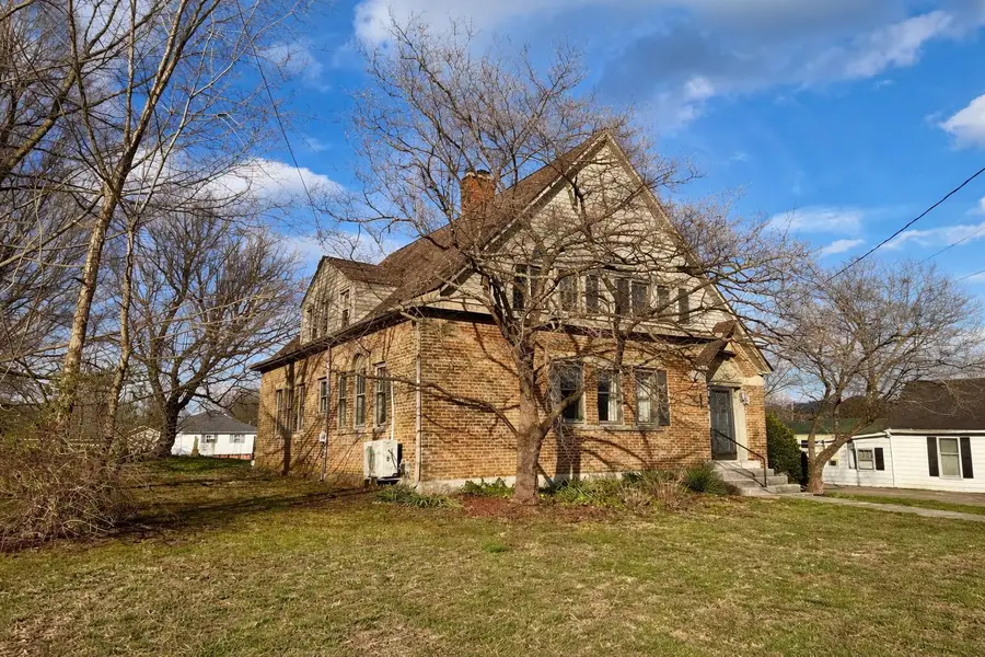 300 W Main Street, Mount Vernon, KY 40456 - #3