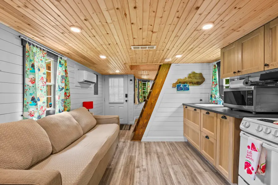 90 Railroad Lock Loop, Beattyville, KY 41311 - #3