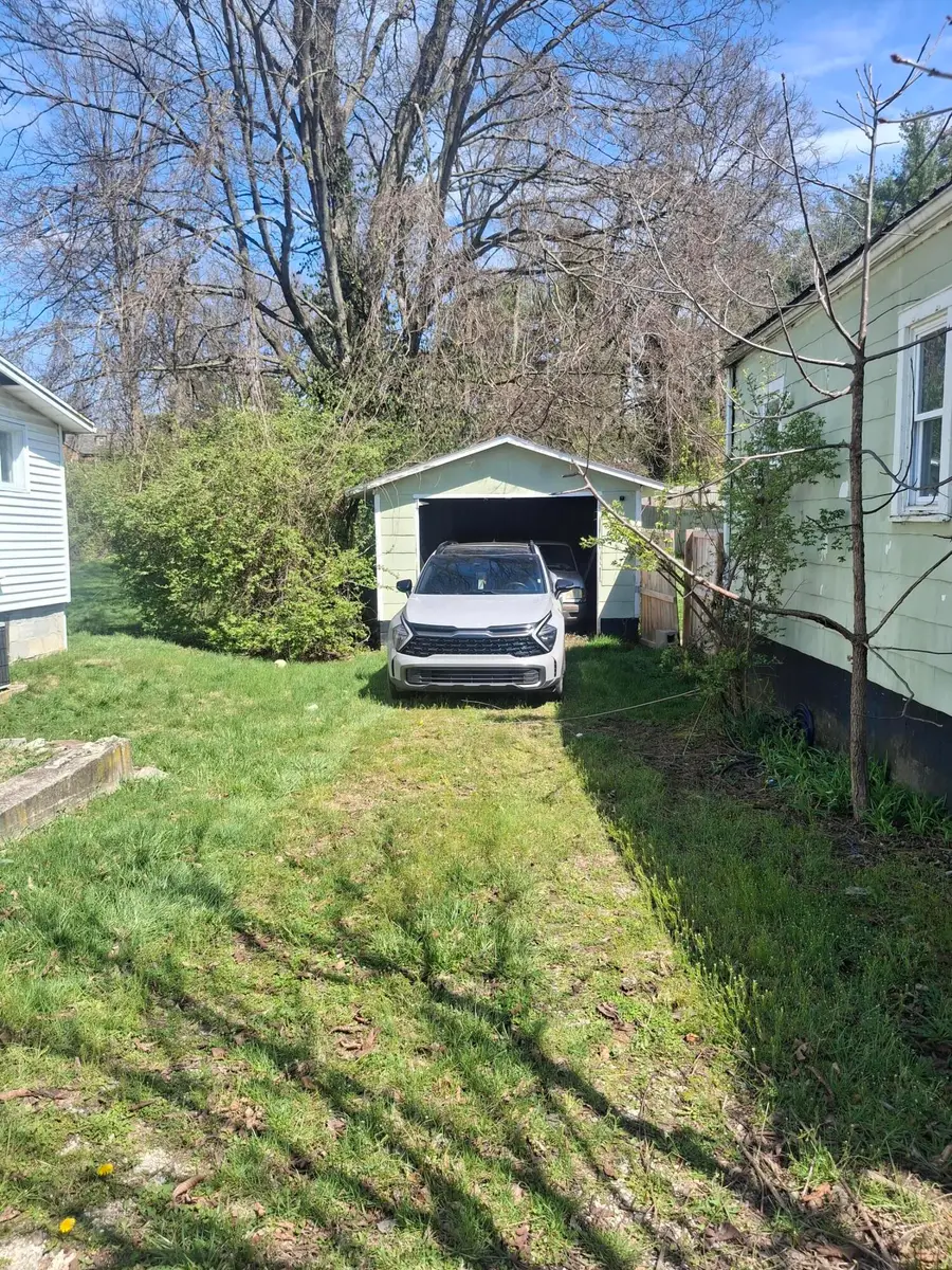 17 White Avenue, Mount Sterling, KY 40353 - #2