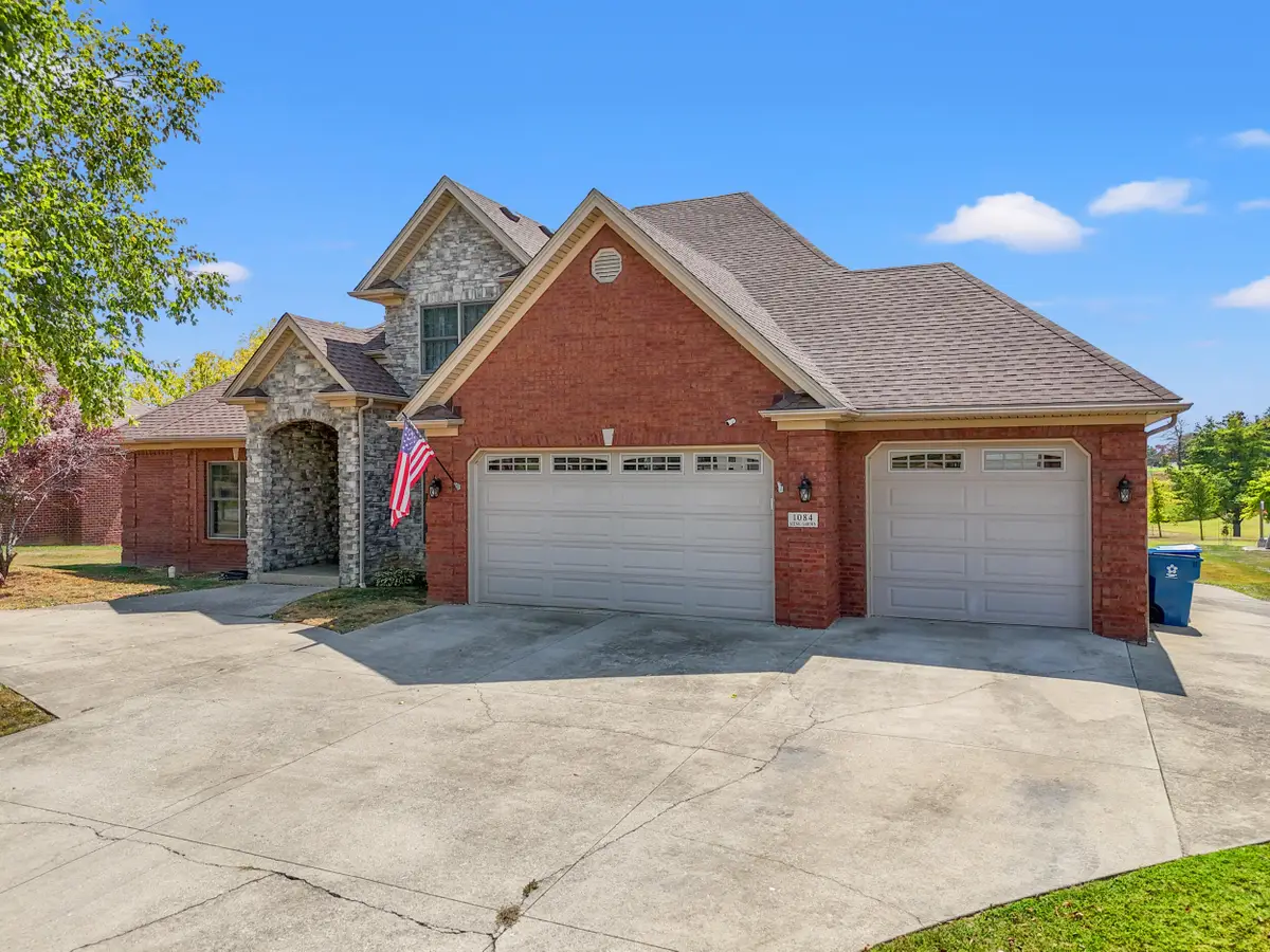 1084 Scenic Garden, Lawrenceburg, KY 40342 - #1