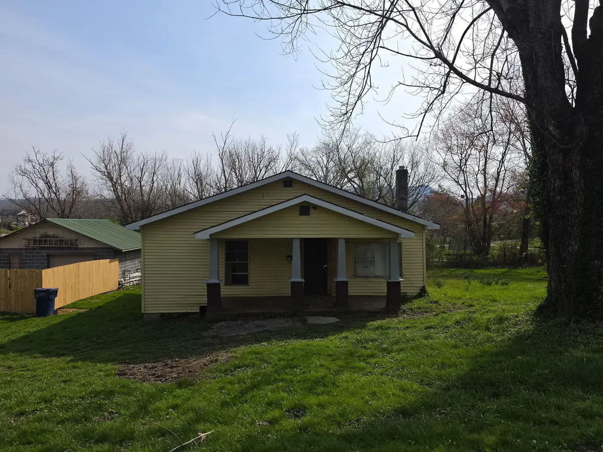 105 Nutwood Road, Middlesboro, KY 40965 - #1