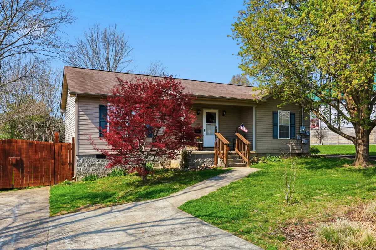 102 Rosebud Avenue, Irvine, KY 40336 - #1