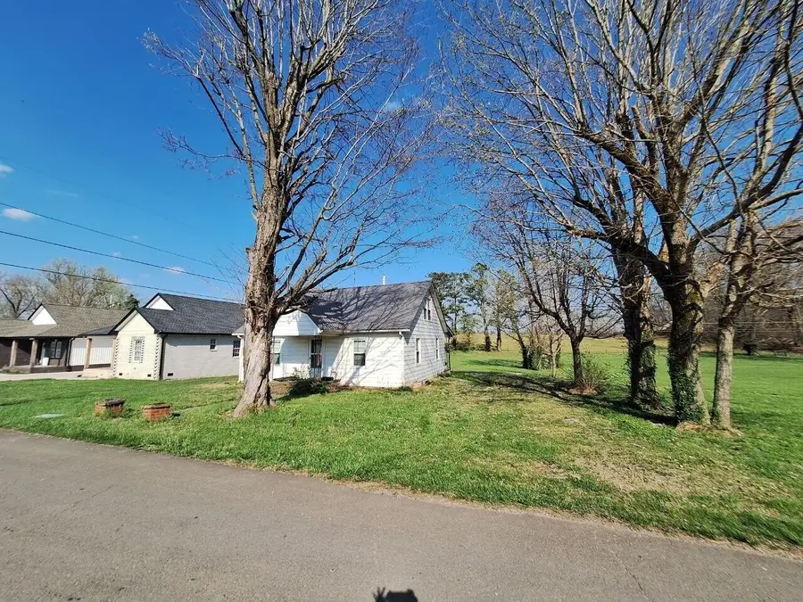 305 North Street, Tompkinsville, KY 42167 - #2