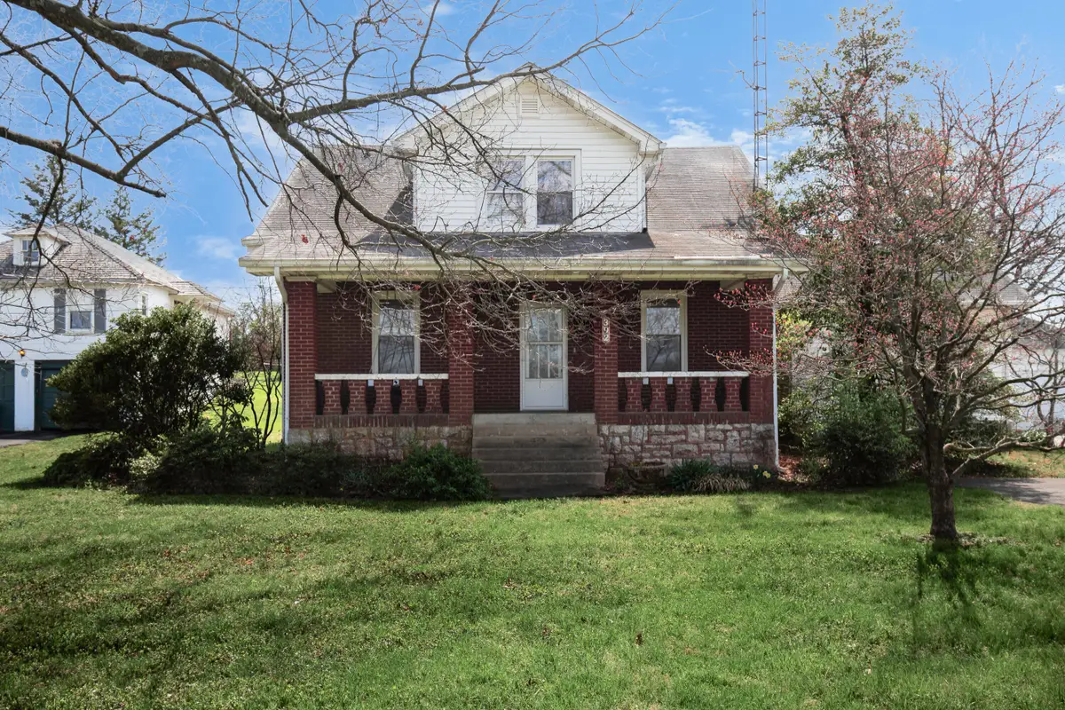 392-394 Lexington Road, Versailles, KY 40383 - #1
