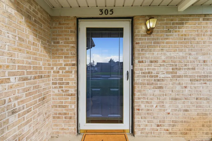 305 Williamsburg Drive, Nicholasville, KY 40356 - #2