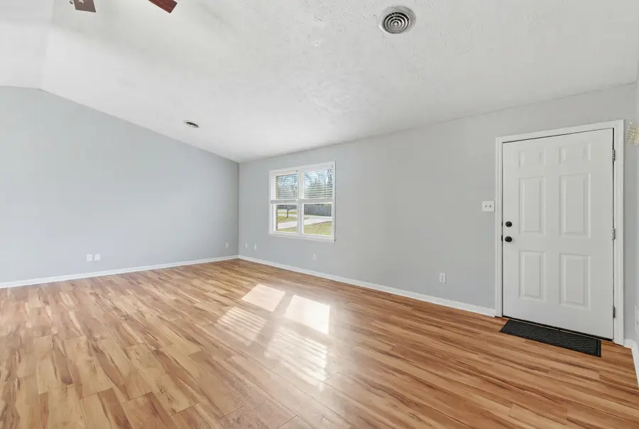 305 Williamsburg Drive, Nicholasville, KY 40356 - #3