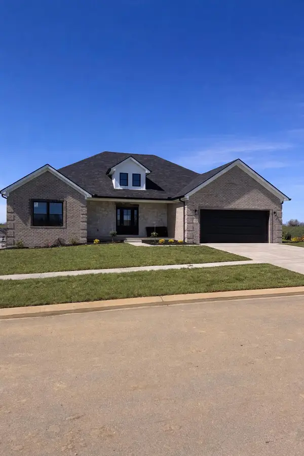 208 Carhartt Drive, Richmond, KY 40475