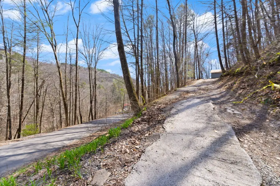 1197 Beans Fork Road, Middlesboro, KY 40965 - #3
