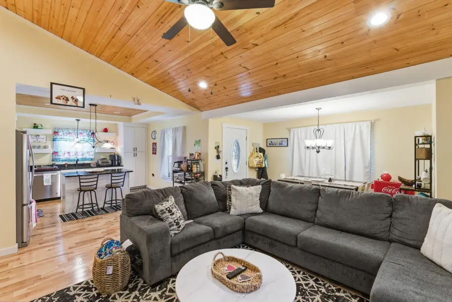 313 W 8th Street, Corbin, KY 40701 - #3
