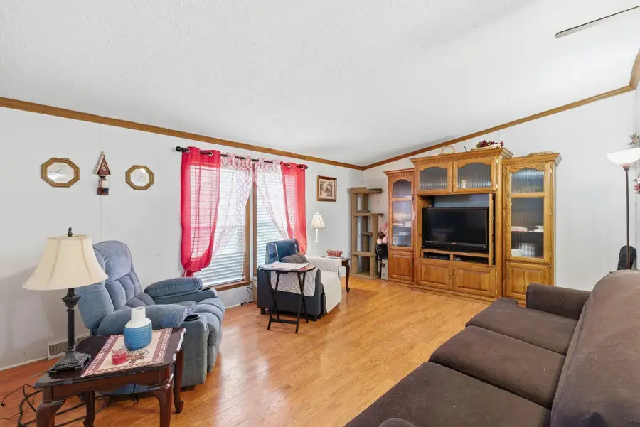 1085 Woodlake Road, Stamping Ground, KY 40379 - #3