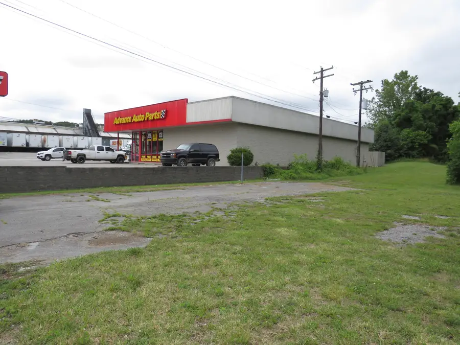 1703 N Main Street, London, KY 40741 - #3