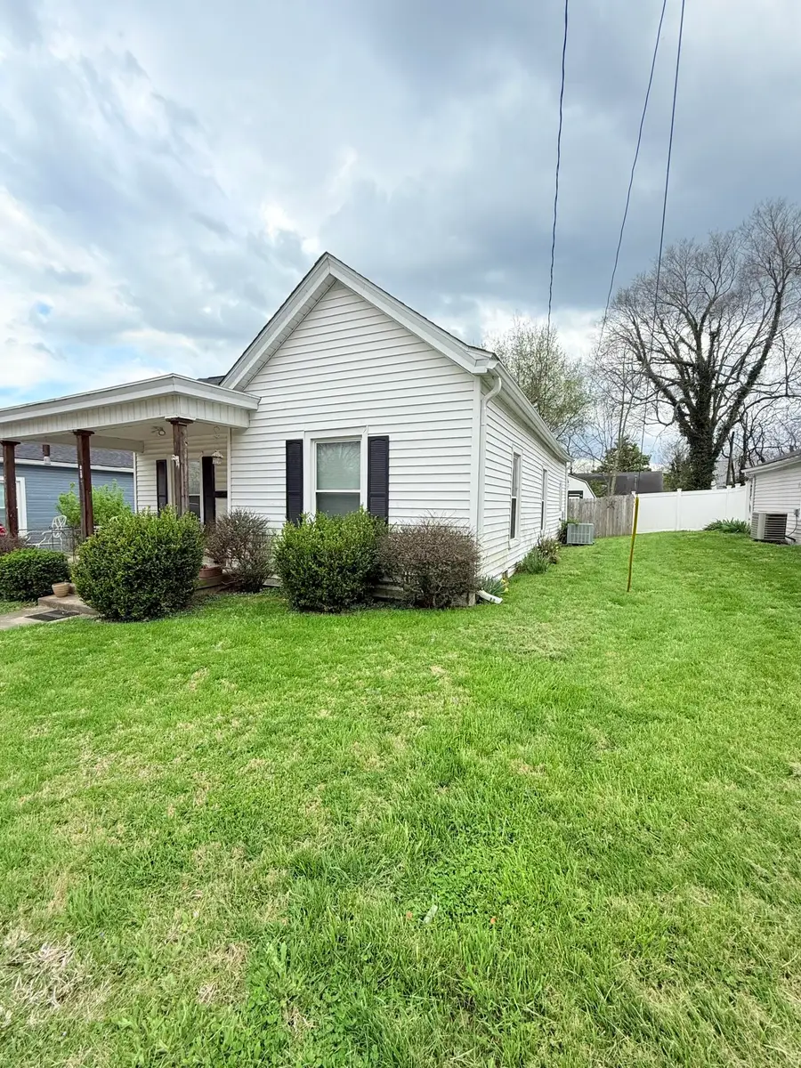 143 E 8th Street, Paris, KY 40361 - #2
