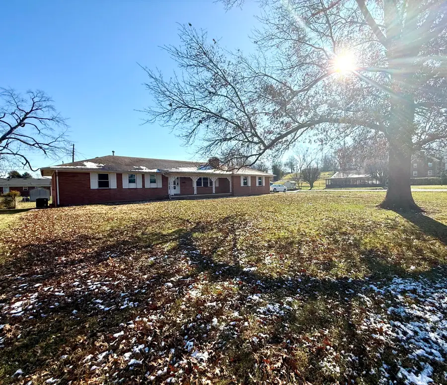 604 E Lexington Street, Harrodsburg, KY 40330 - #3