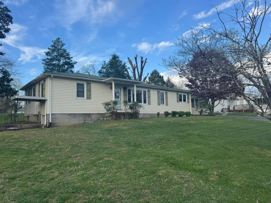 205 Oak Street, Russell Springs, KY 42642 - #2