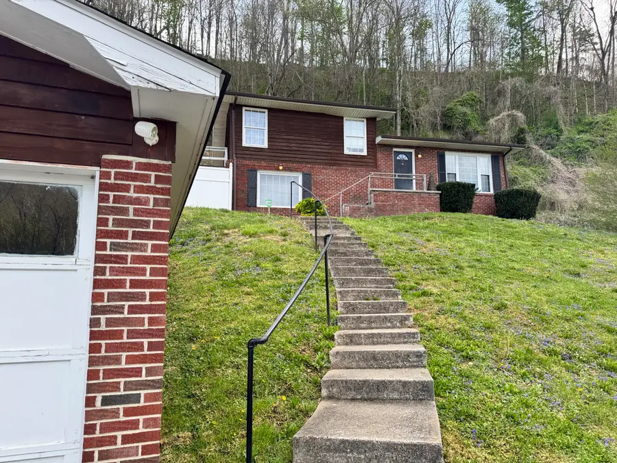 514 Cracker Bottom Rd Road, Martin, KY 41649 - #2