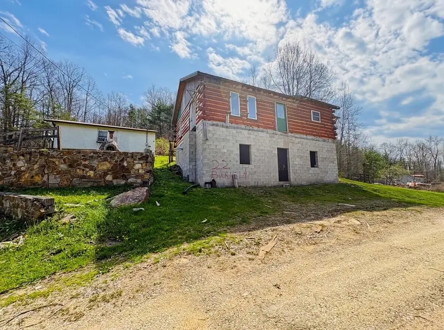 22 Burns Lane, Garrison, KY 41141 - #3
