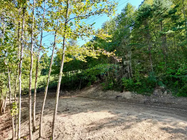 0  Hwy 52 East, Beattyville, KY 41311