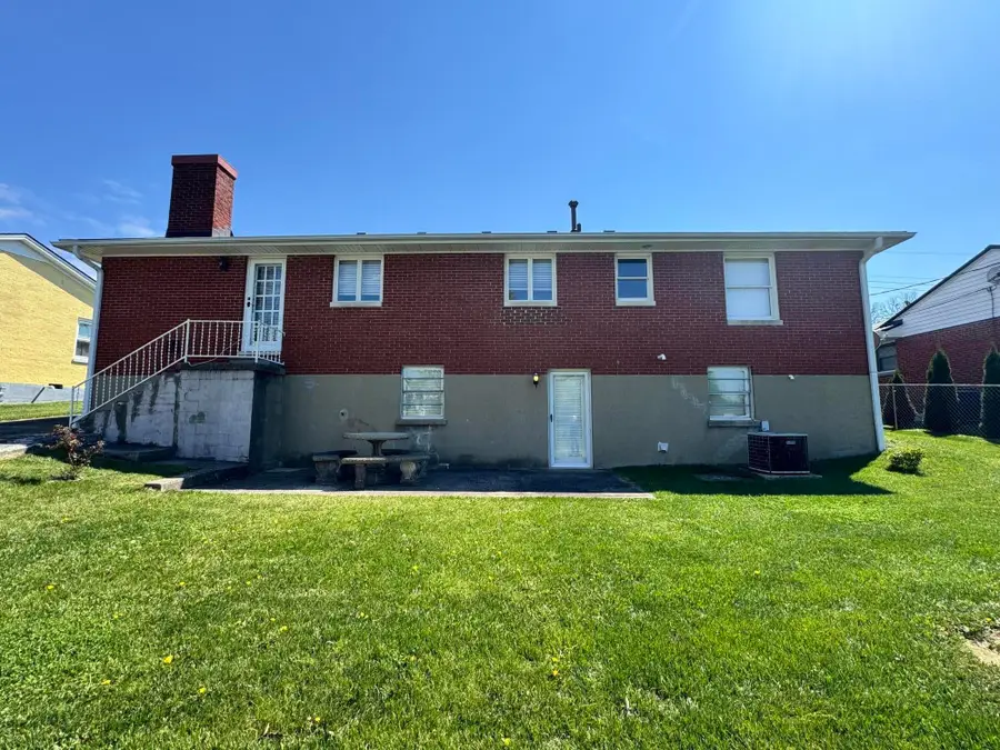 612 Elizabeth Court, Harrodsburg, KY 40330 - #3