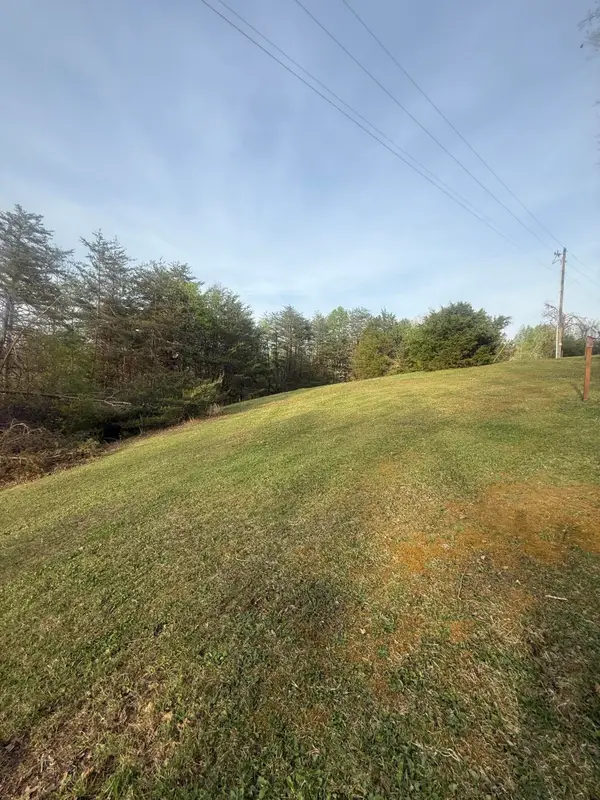 1926 Greenbriar Road, Monticello, KY 42633