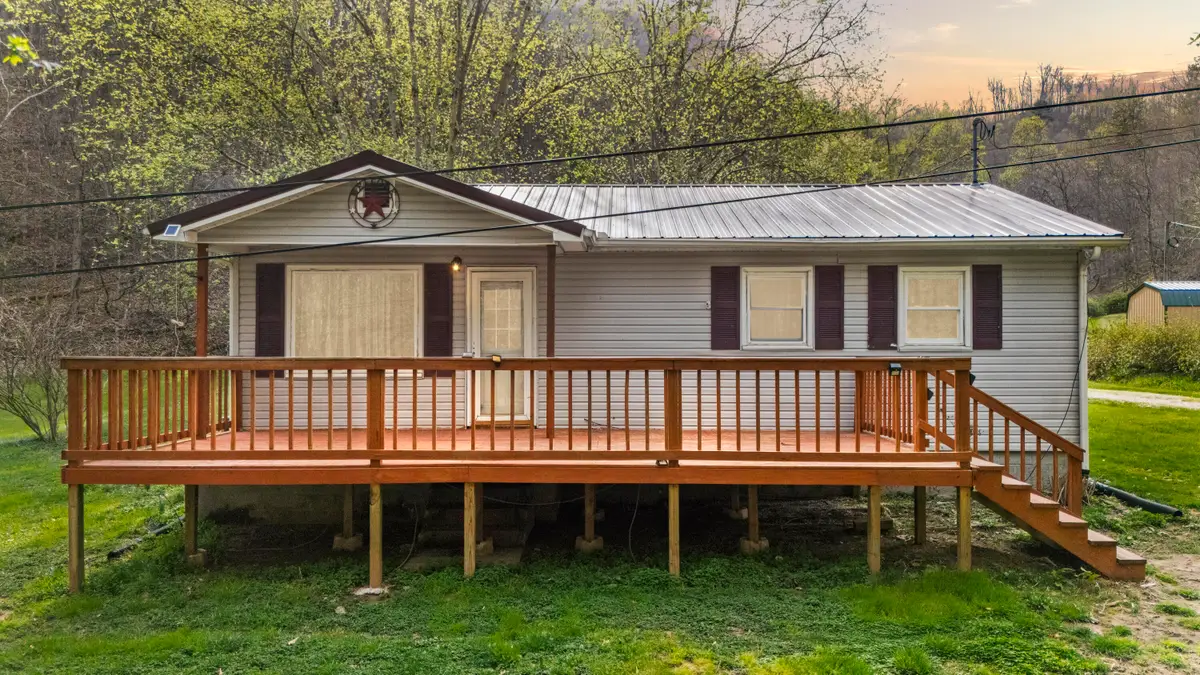 219 Burnt Cabin Branch, Stambaugh, KY 41257 - #1