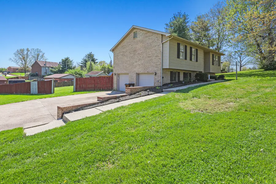 121 Eastland Drive, Paris, KY 40361 - #3