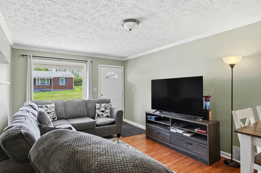 110 Ridgeway Drive, Lancaster, KY 40444 - #2