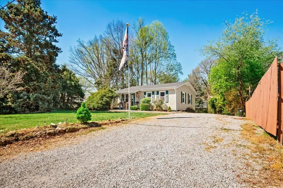 103 E Pittsburg Church Road, London, KY 40741 - #2