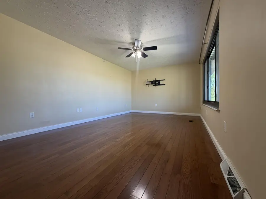 411 Boat Dock Road, Somerset, KY 42501 - #2