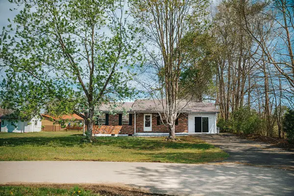 88 Howell Lane, Clay City, KY 40312