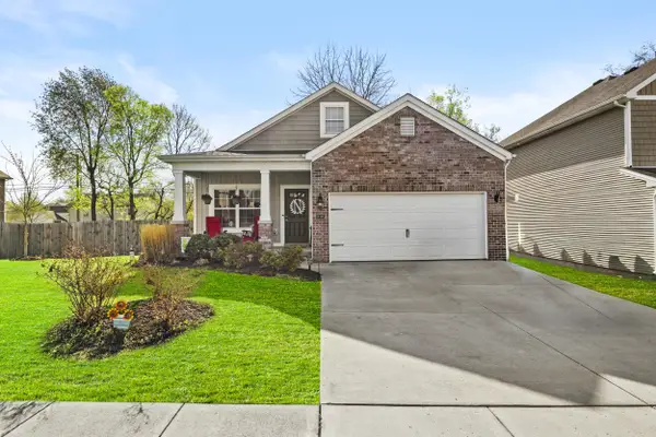 409 White Oak Trace, Lexington, KY 40511