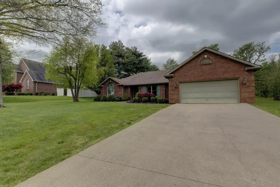 114 Holly Hills Drive, Mount Sterling, KY 40353 - #2