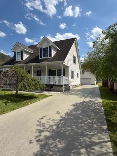 42 May Street, Auxier, KY 41602 - #2