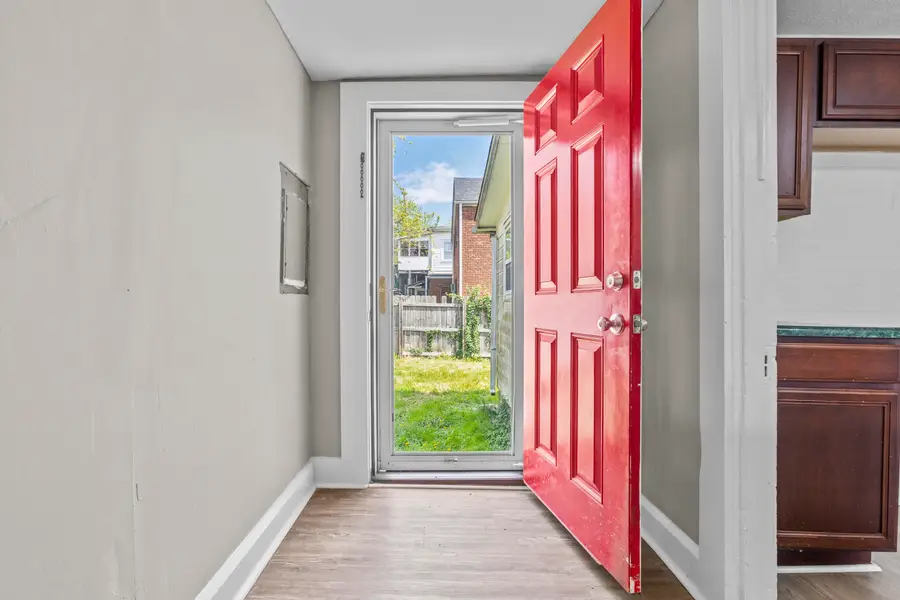 208 Holmes Street, Frankfort, KY 40601 - #2