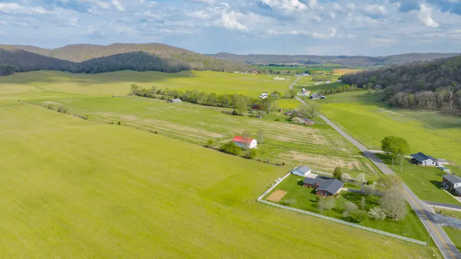 1555 E Kentucky 92, Monticello, KY 42633 - #3