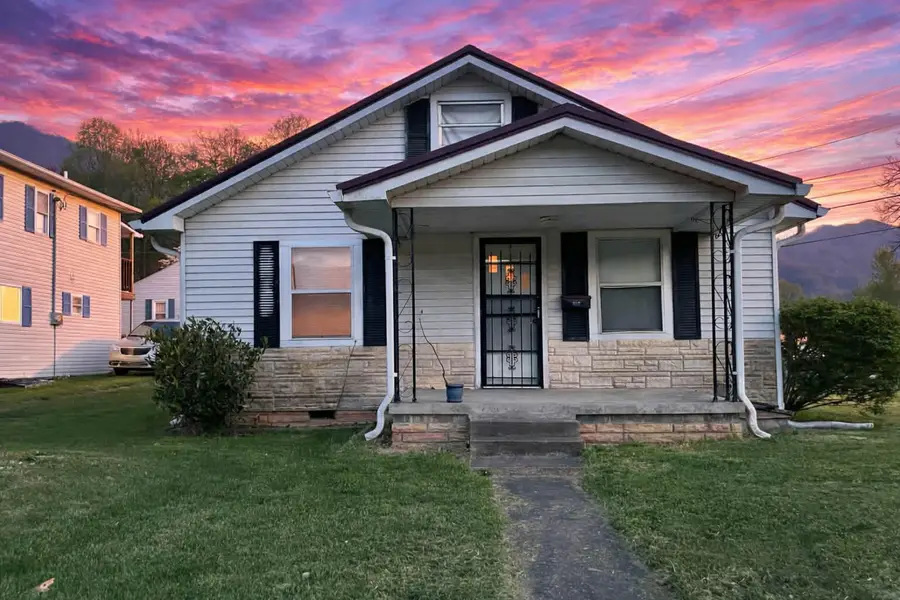 813 White Street, Cumberland, KY 40823 - #2