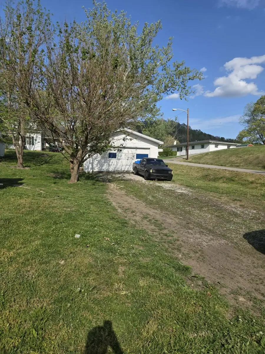 517 Cantrill Street, Irvine, KY 40336 - #3