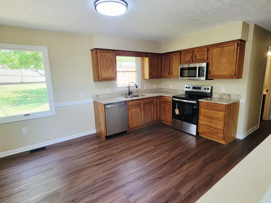 121 Lindsey Drive, Nicholasville, KY 40356 - #3