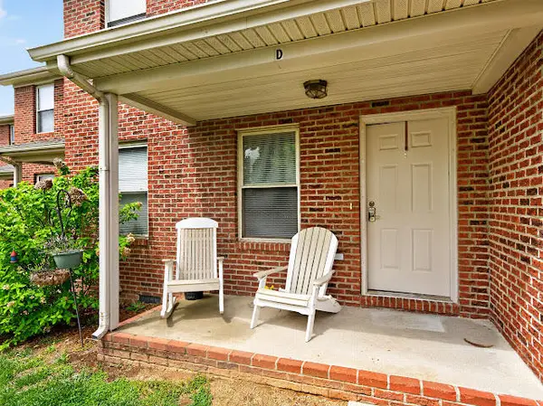 502 Tecumseh Trail #D, Versailles, KY 40383