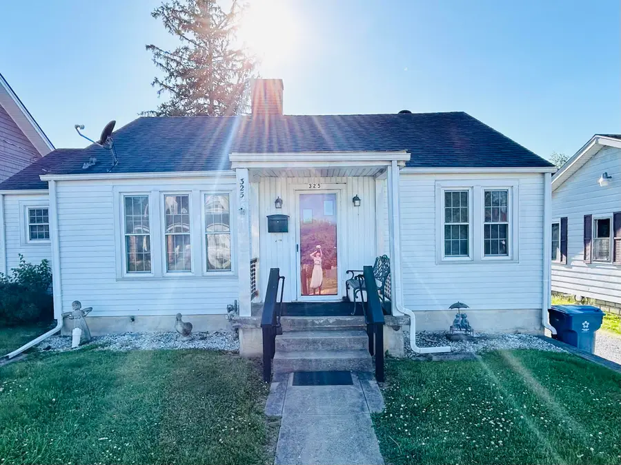 325 N 4th Street, Danville, KY 40422 - #3