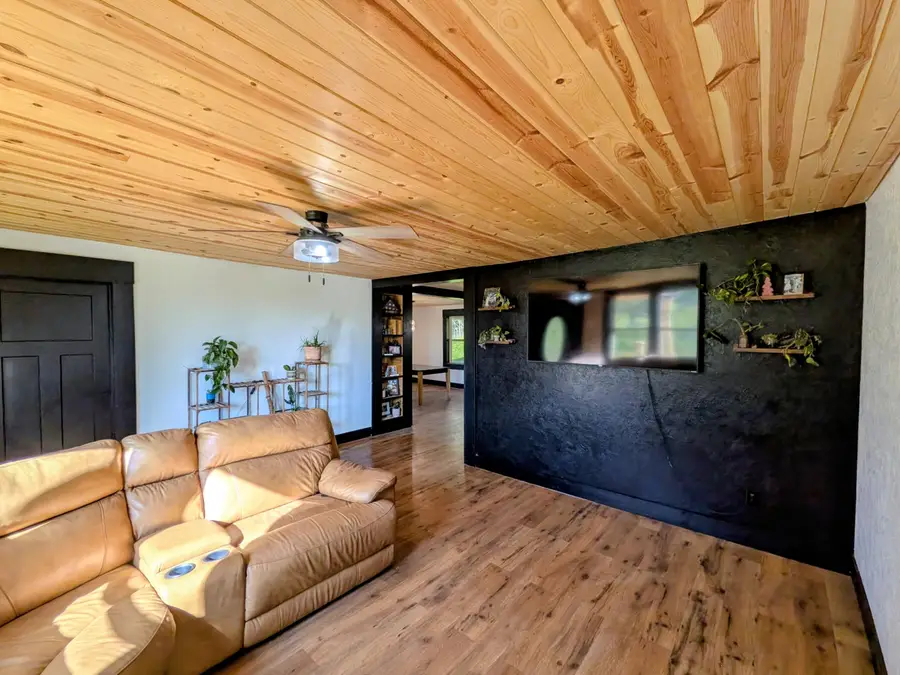 12251 U.s. 421, Tyner, KY 40486 - #3