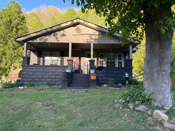 8515 State Highway 223, Flat Lick, KY 40935