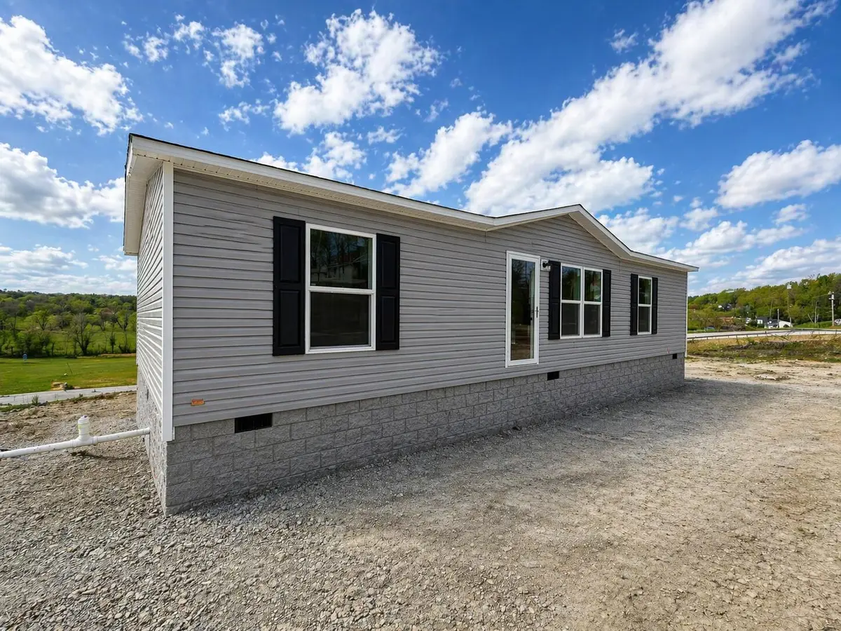 110 W Cedar Grove Road, Irvine, KY 40336 - #1