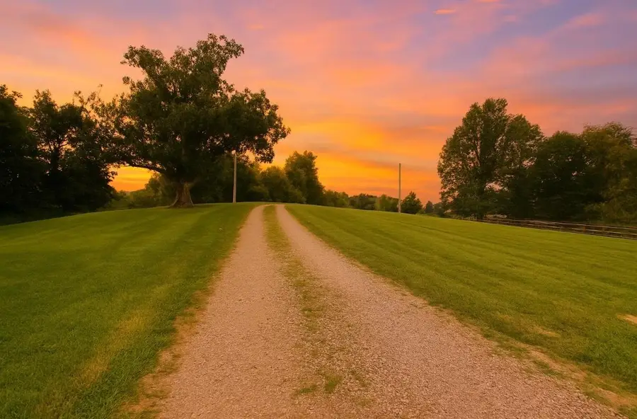 1232 Pleasant Grove Ridge Road, Lawrenceburg, KY 40342 - #2